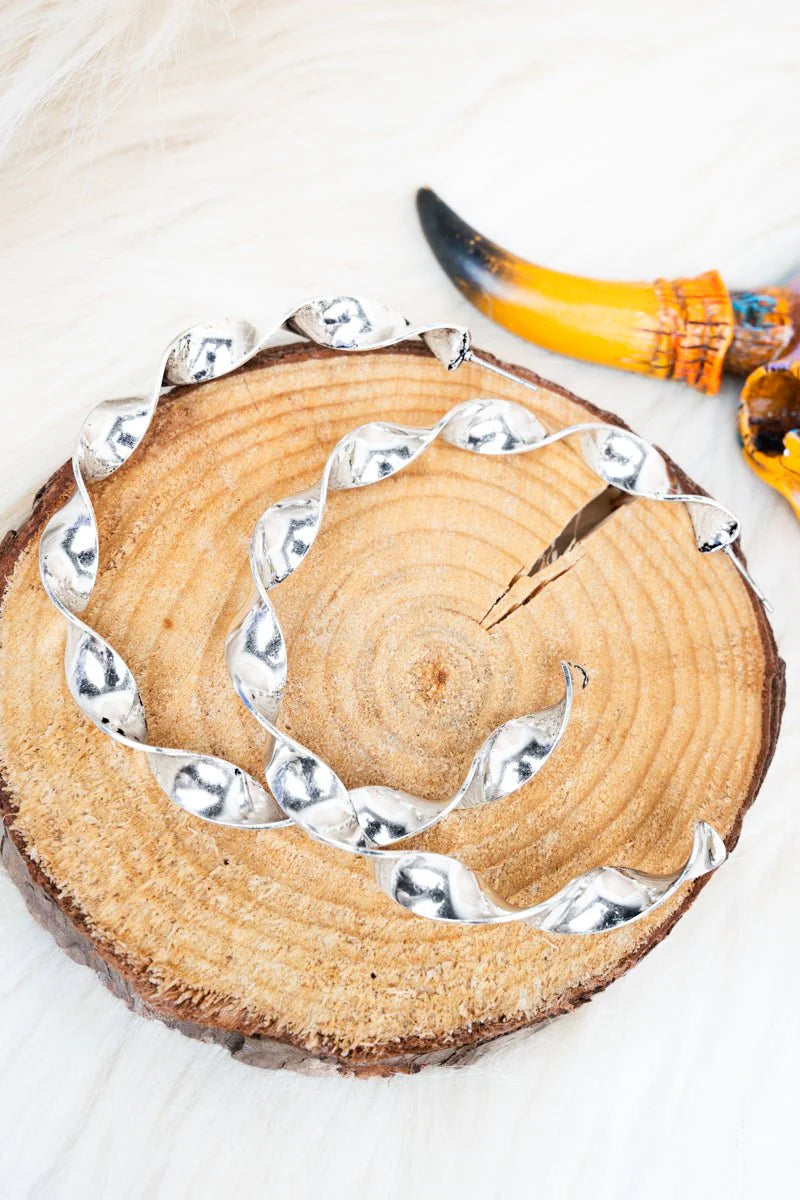 Tipi Icon Mode Silver tone Twist Hoop Earrings